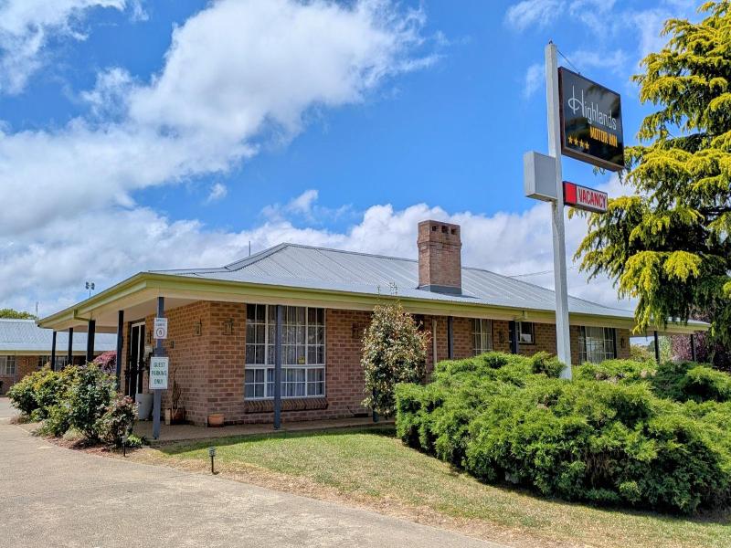 Highlands Motor Inn image