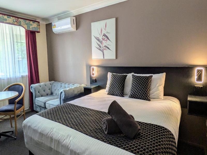 Highlands Motor Inn image