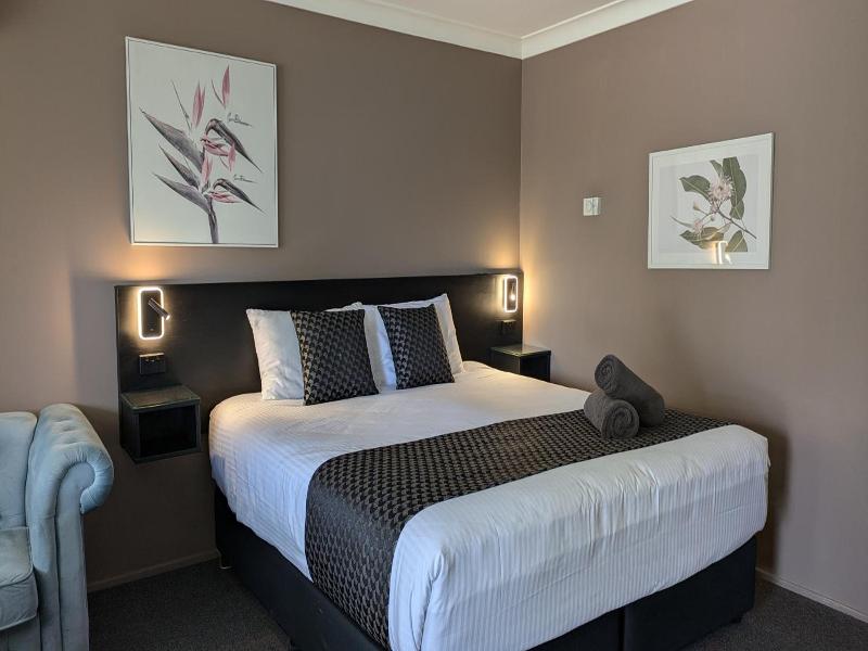 Highlands Motor Inn image