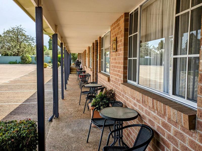 Highlands Motor Inn image