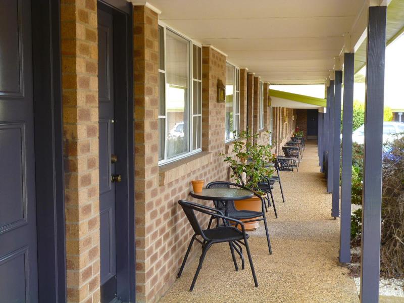Highlands Motor Inn image