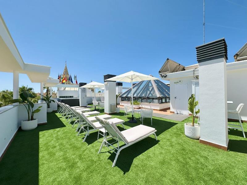 Hotel Apartamentos Marina Luz image