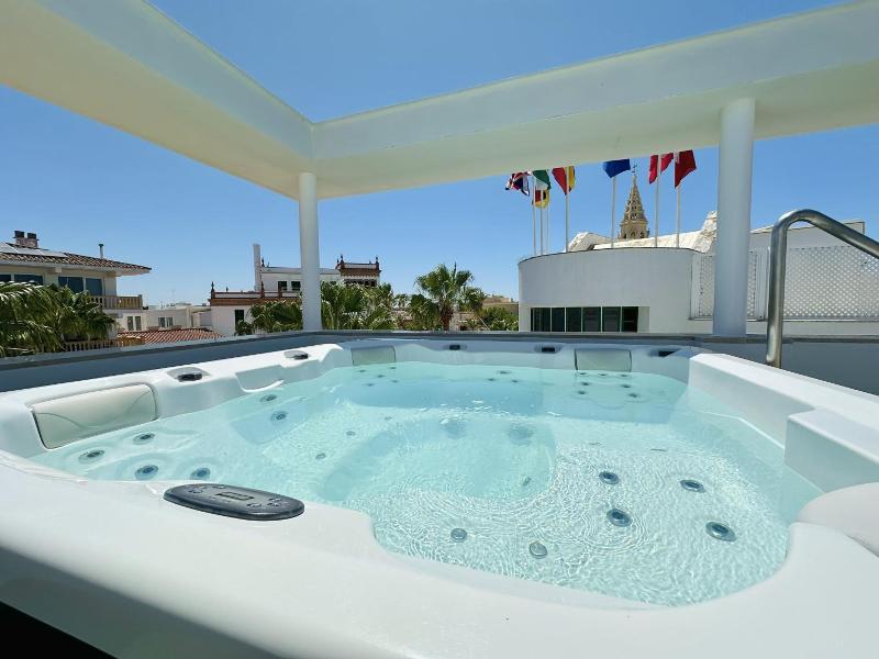 Hotel Apartamentos Marina Luz image
