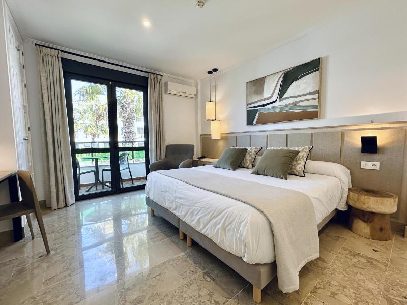 Hotel Apartamentos Marina Luz image