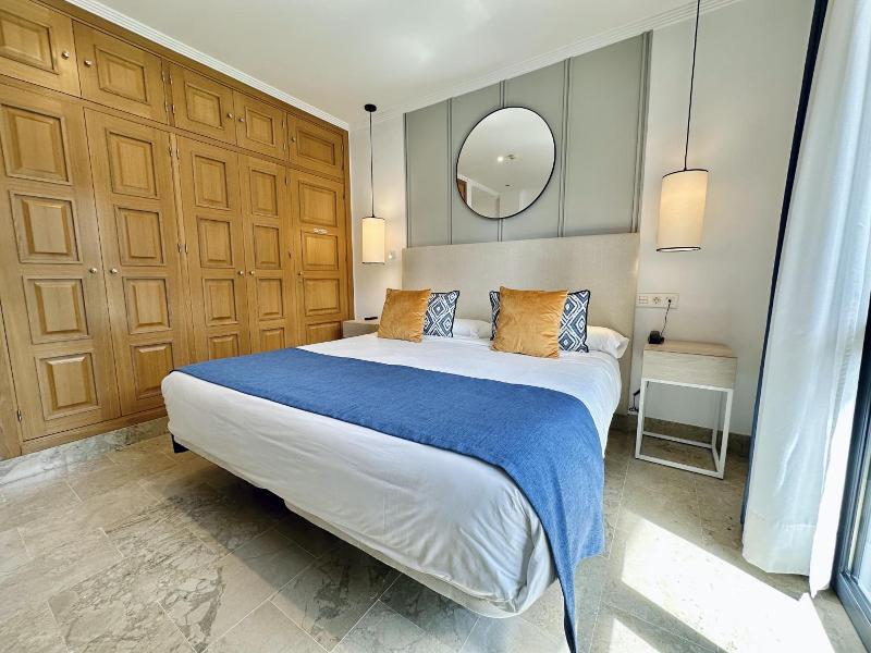 Hotel Apartamentos Marina Luz image