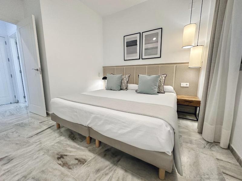 Hotel Apartamentos Marina Luz image
