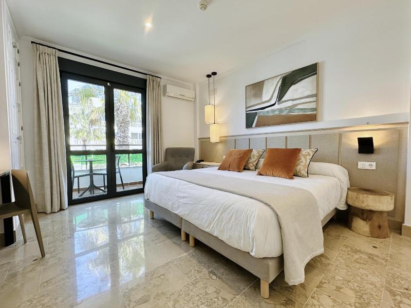 Hotel Apartamentos Marina Luz image