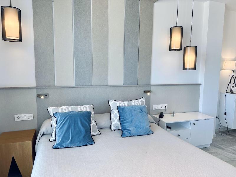 Hotel Apartamentos Marina Luz image