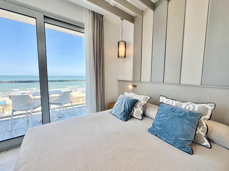 Hotel Apartamentos Marina Luz image