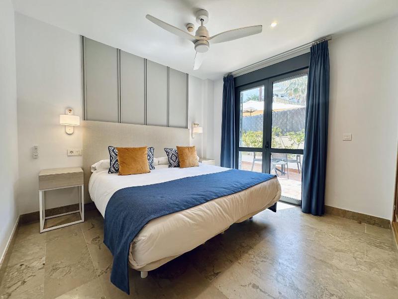 Hotel Apartamentos Marina Luz image