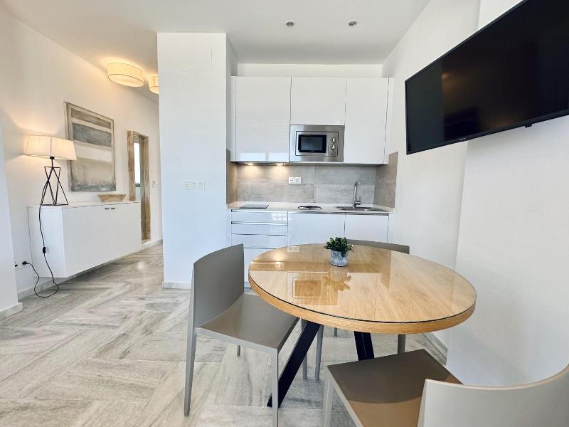 Hotel Apartamentos Marina Luz image