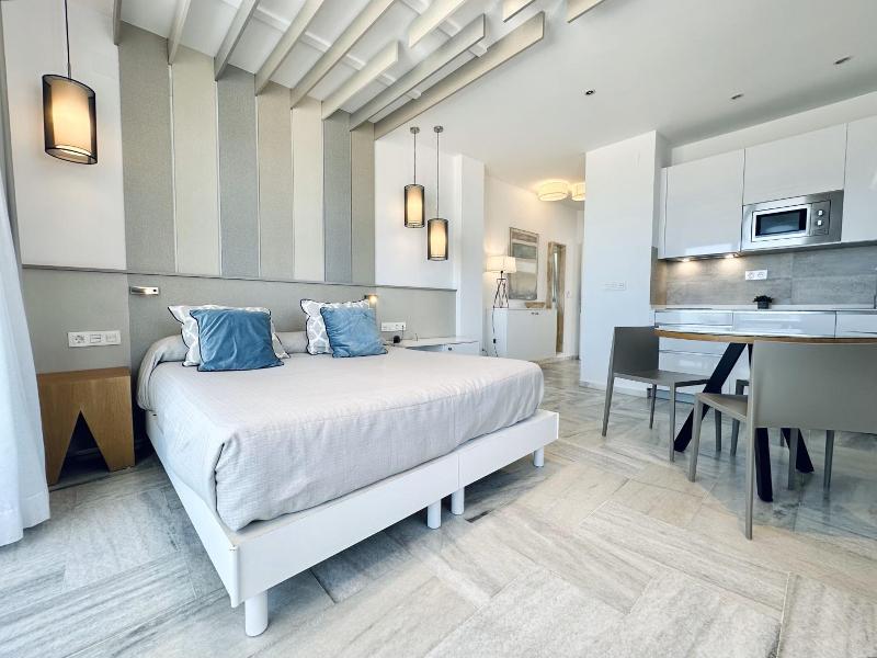 Hotel Apartamentos Marina Luz image