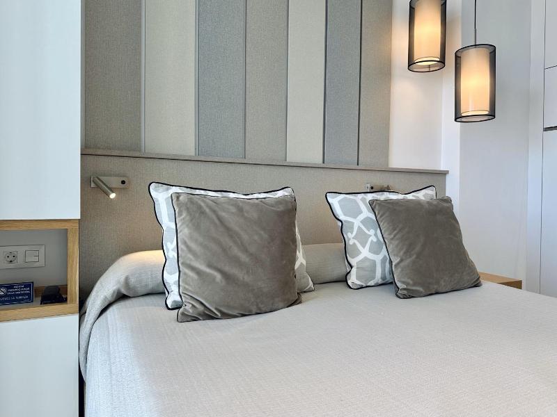 Hotel Apartamentos Marina Luz image