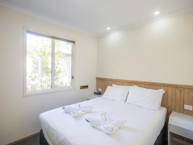 Fingal Bay Holiday Park image