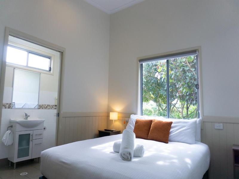 Fingal Bay Holiday Park image
