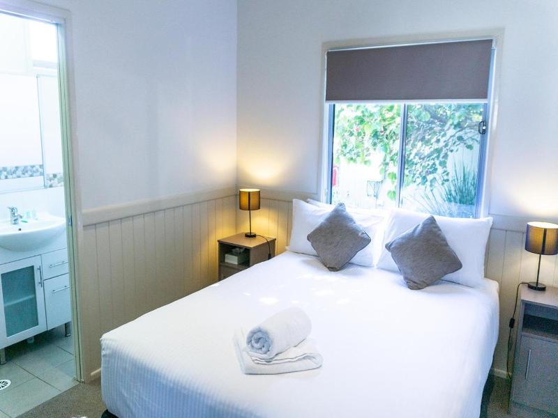 Fingal Bay Holiday Park image