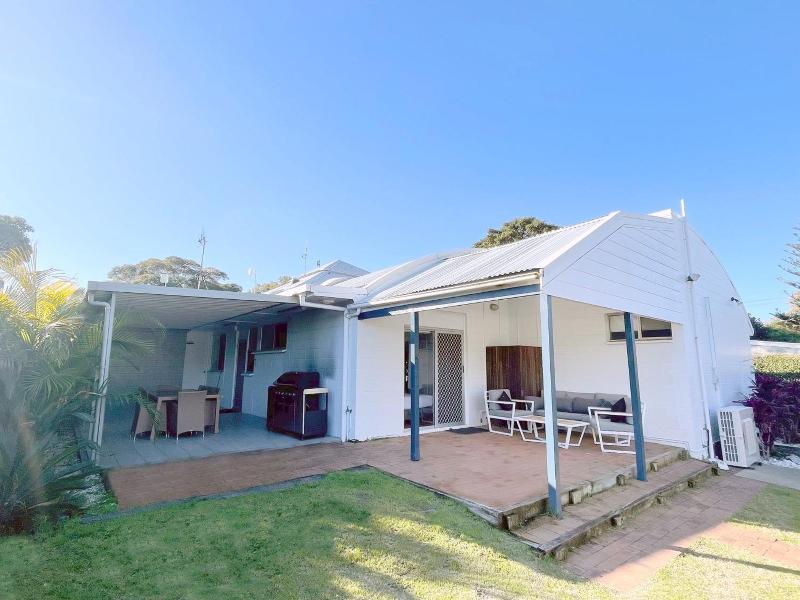 Fingal Bay Holiday Park image