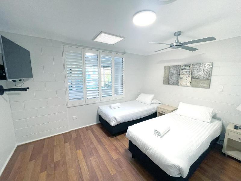 Fingal Bay Holiday Park image