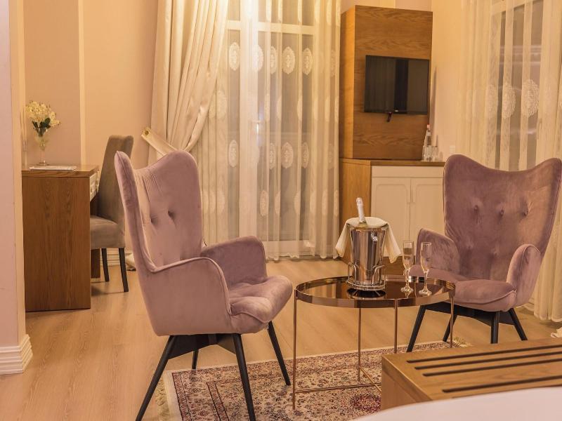 Royal Hill Hotel image
