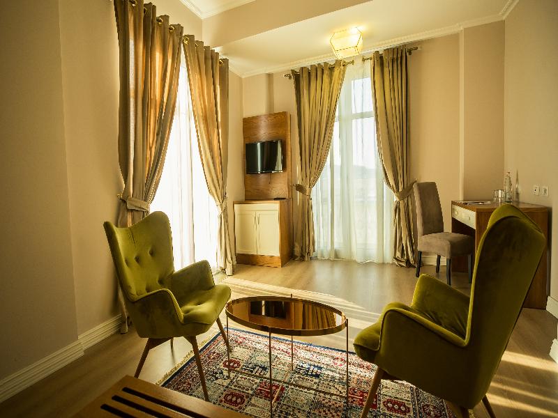 Royal Hill Hotel image