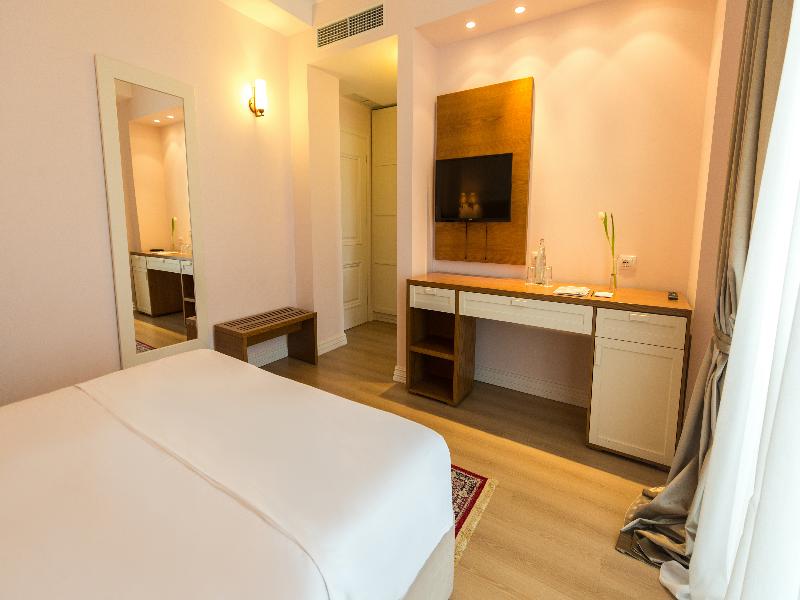 Royal Hill Hotel image