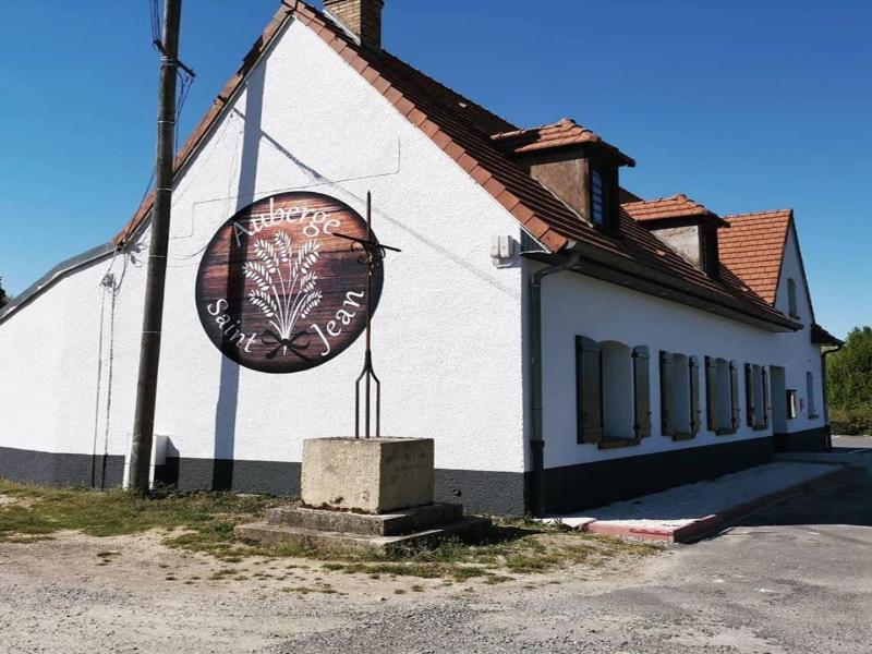 Auberge Saint-jean image