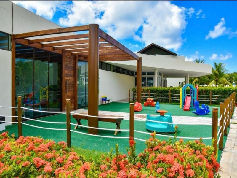 Carneiros Beach Resort