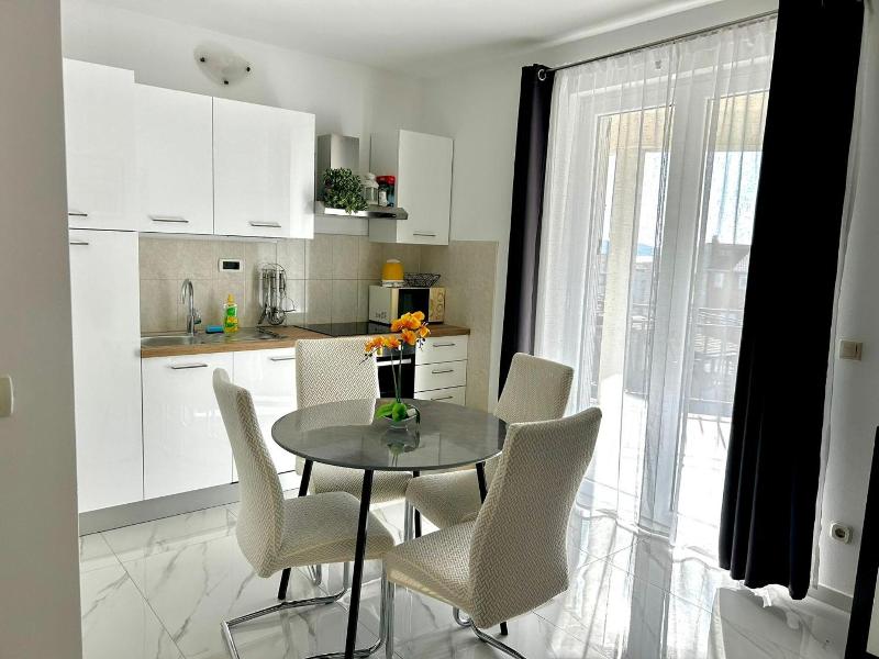 Apartment Mary image