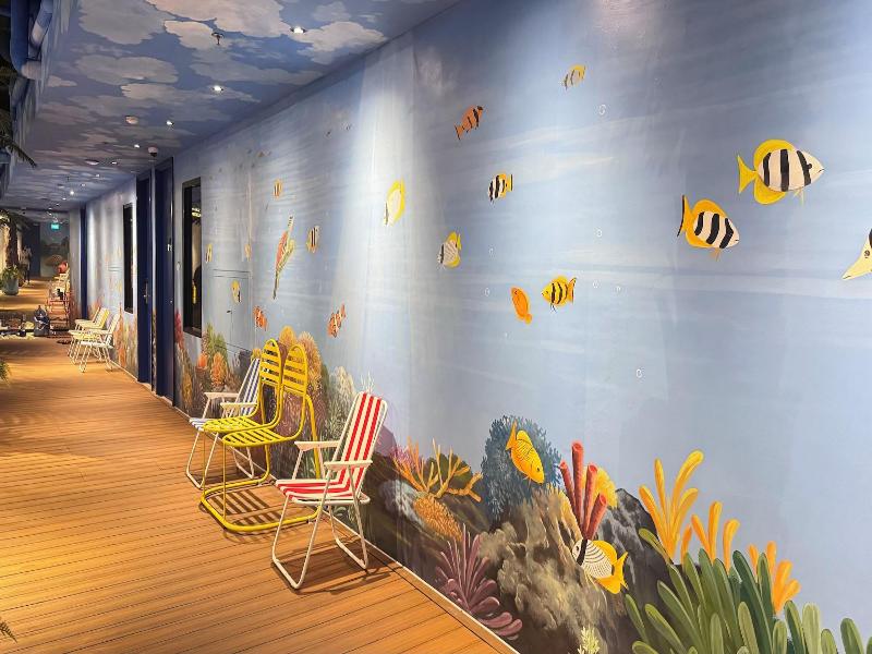 Yellow Bee Resort Cililitan image