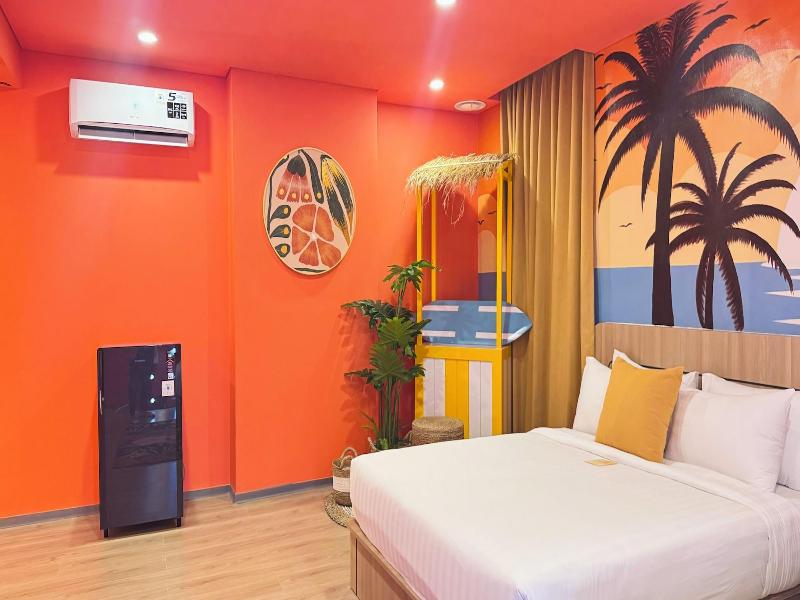 Yellow Bee Resort Cililitan image