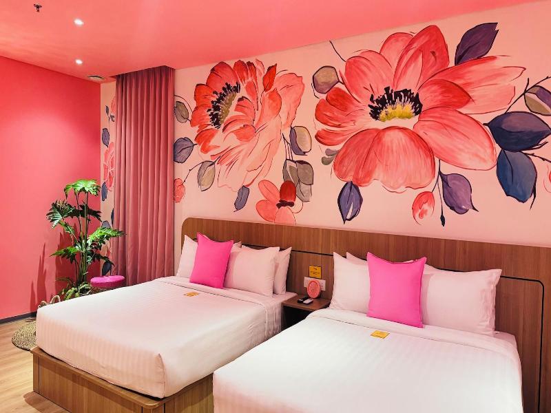 Yellow Bee Resort Cililitan image