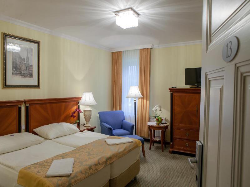 Hotel Villa Huber image