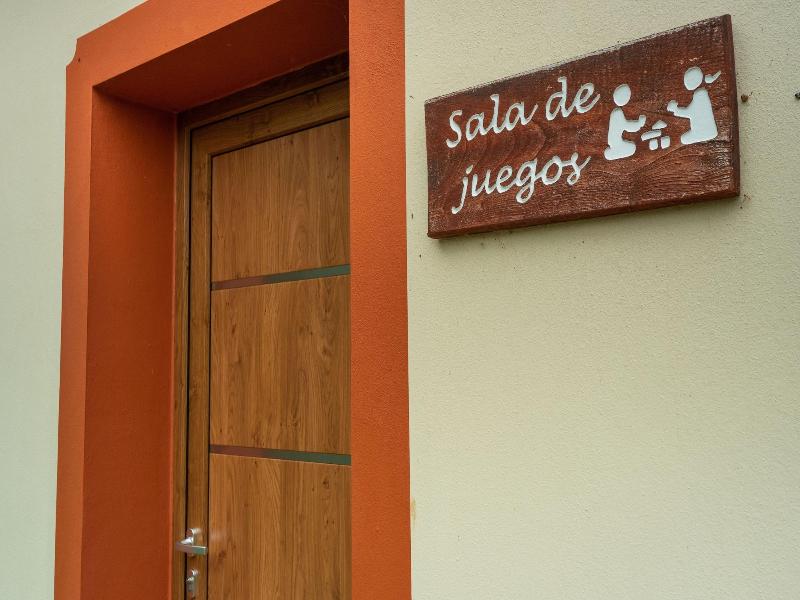 Apartamentos Navalin image