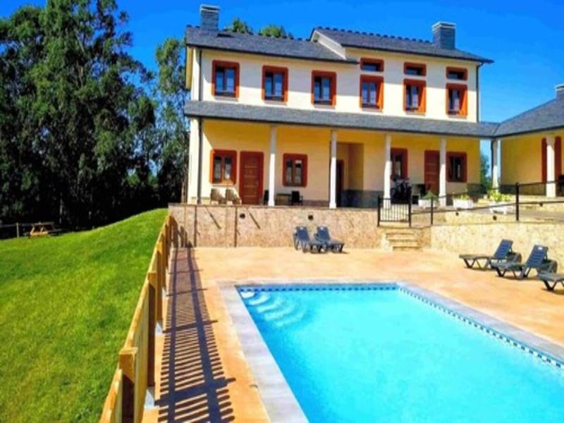 Apartamentos Navalin image