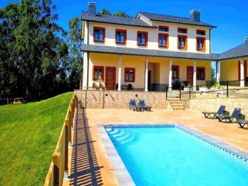 Apartamentos Navalin image