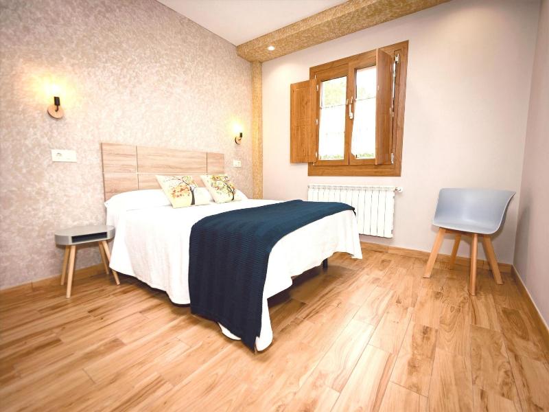 Apartamentos Navalin image