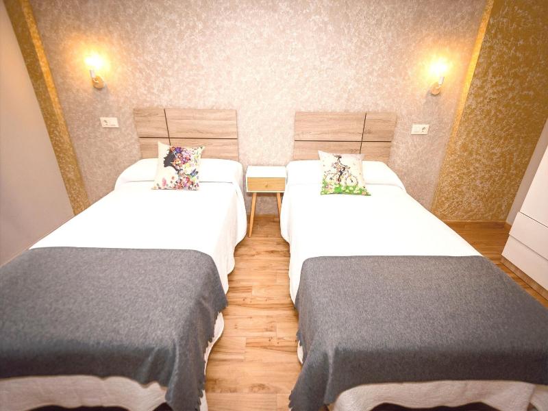 Apartamentos Navalin image