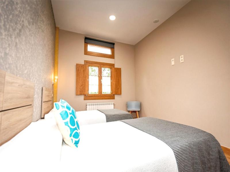 Apartamentos Navalin image