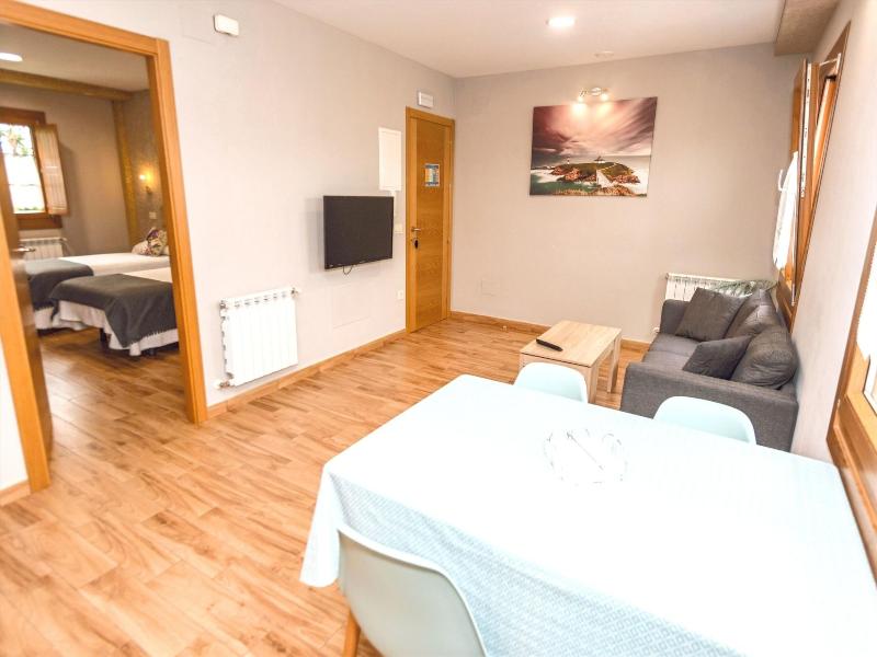 Apartamentos Navalin image
