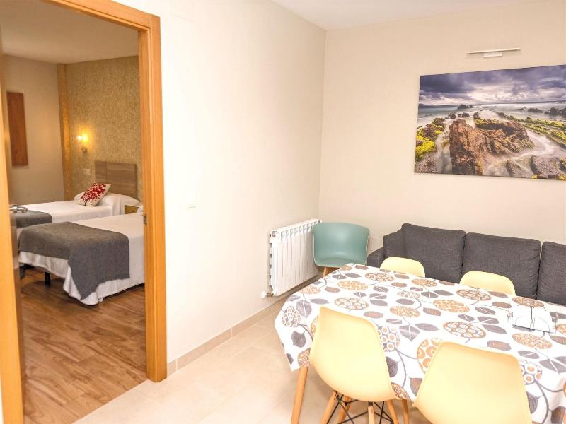 Apartamentos Navalin image