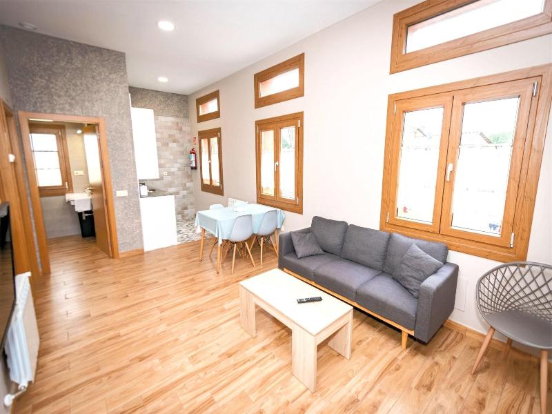 Apartamentos Navalin image