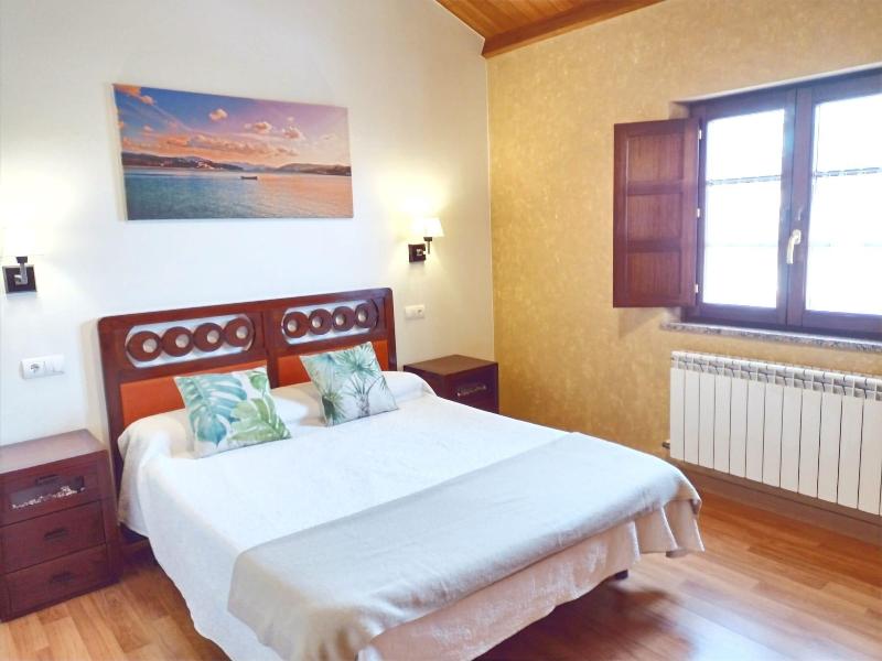 Apartamentos Navalin image
