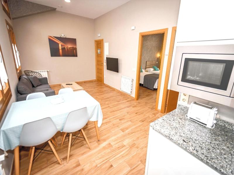 Apartamentos Navalin image