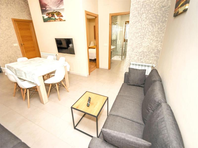 Apartamentos Navalin image