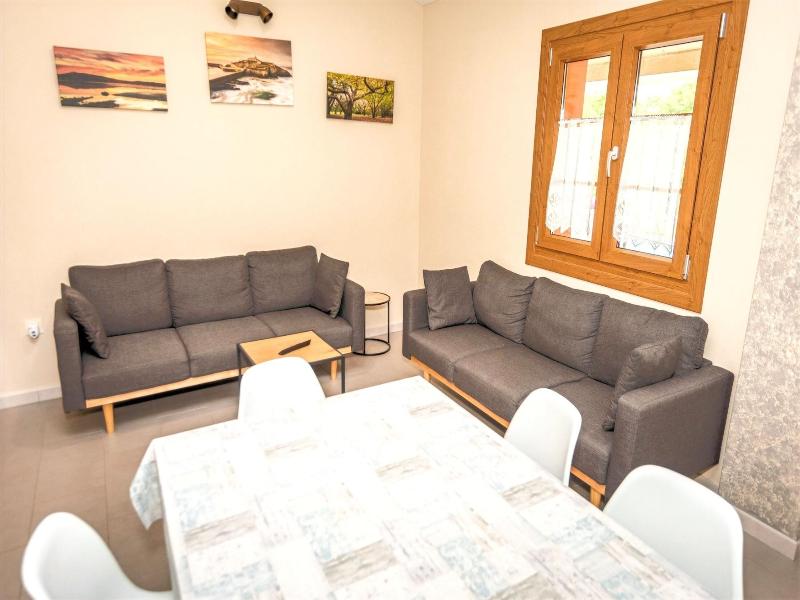 Apartamentos Navalin image