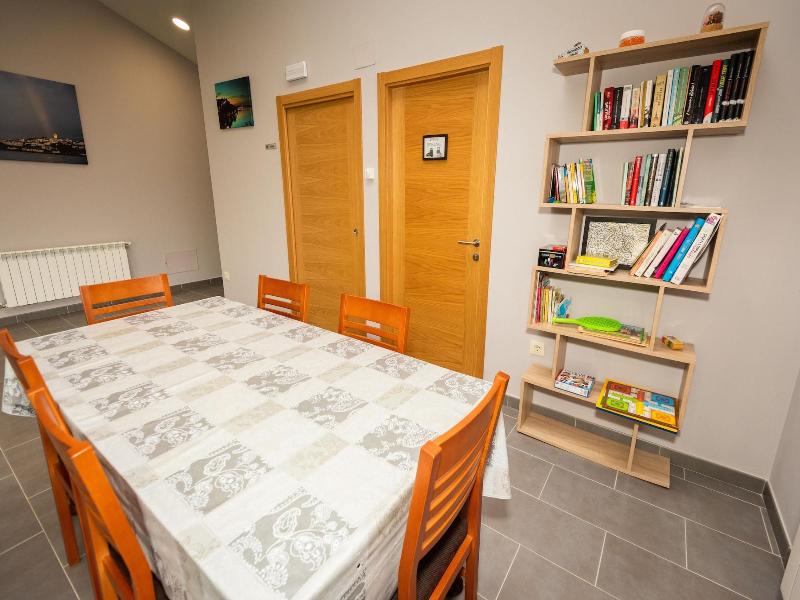 Apartamentos Navalin image