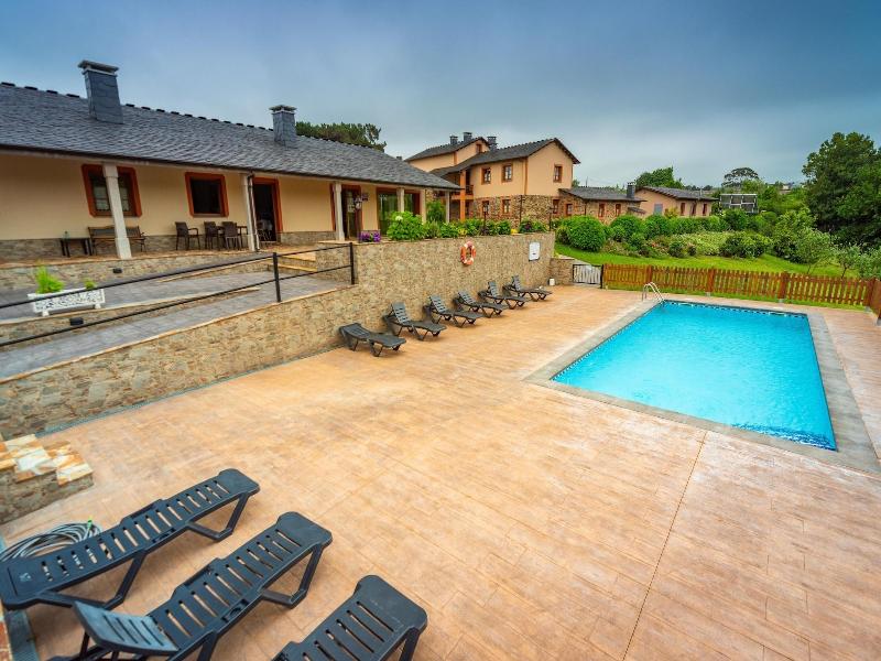Apartamentos Navalin image
