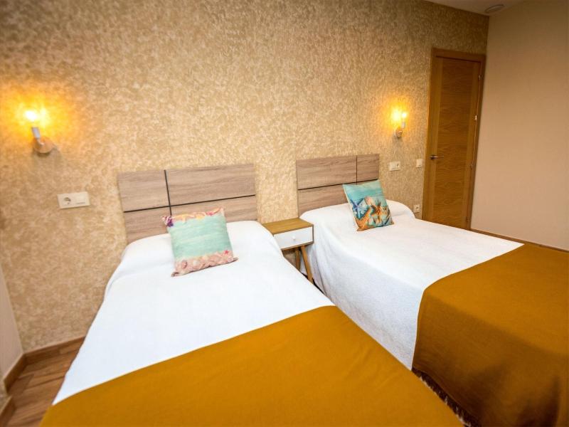 Apartamentos Navalin image