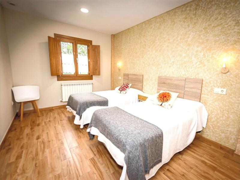 Apartamentos Navalin image
