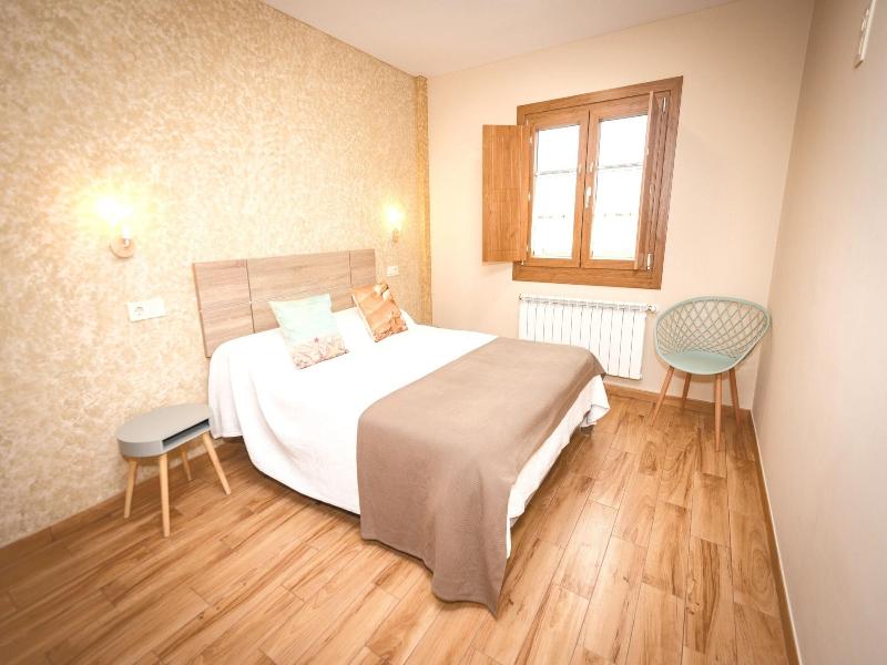 Apartamentos Navalin image